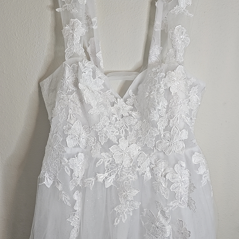 Elegant White Lace Dress